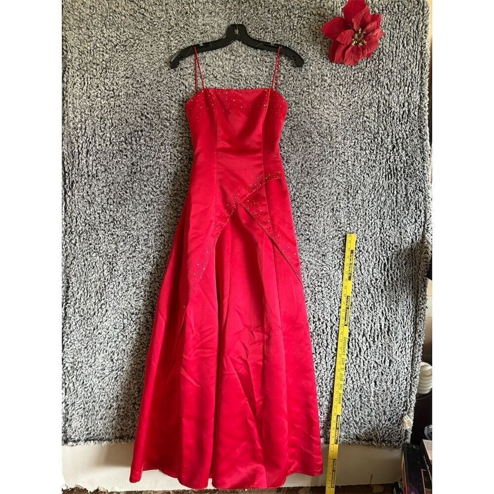 Morgan & Co. Women's Strapless Red Satin Formal Gown Size 2 Long
